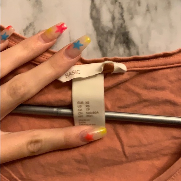 H&M basic T-shirt - Picture 2 of 2